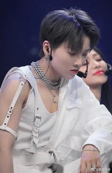 林梦是刘雨昕的老师,而之前对于刘雨昕的介绍是舞佳舞五虎上将的唯一