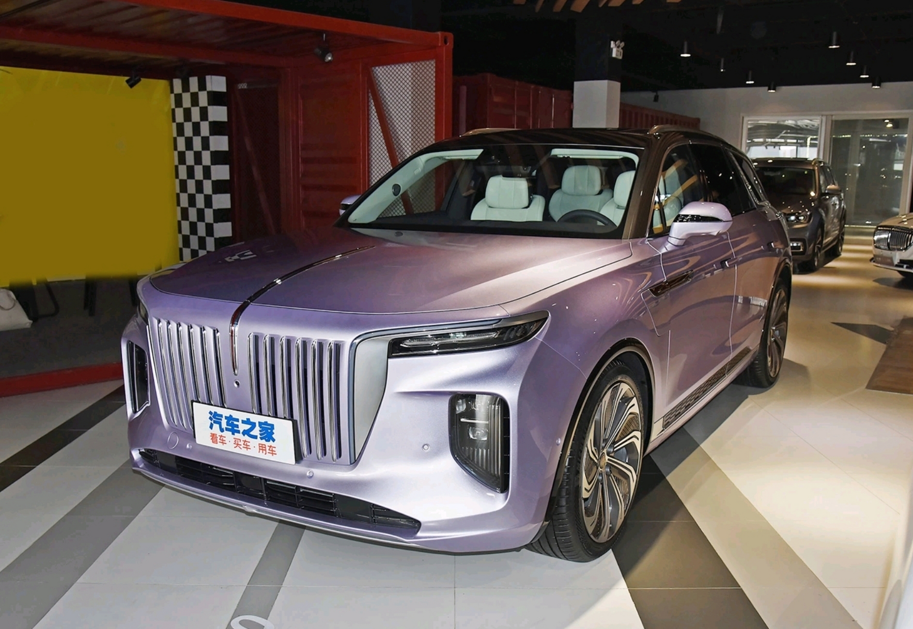 红旗e-hs9这车外观是真滴帅啊,可惜是纯电动车[捂脸]很难遇到我能看得