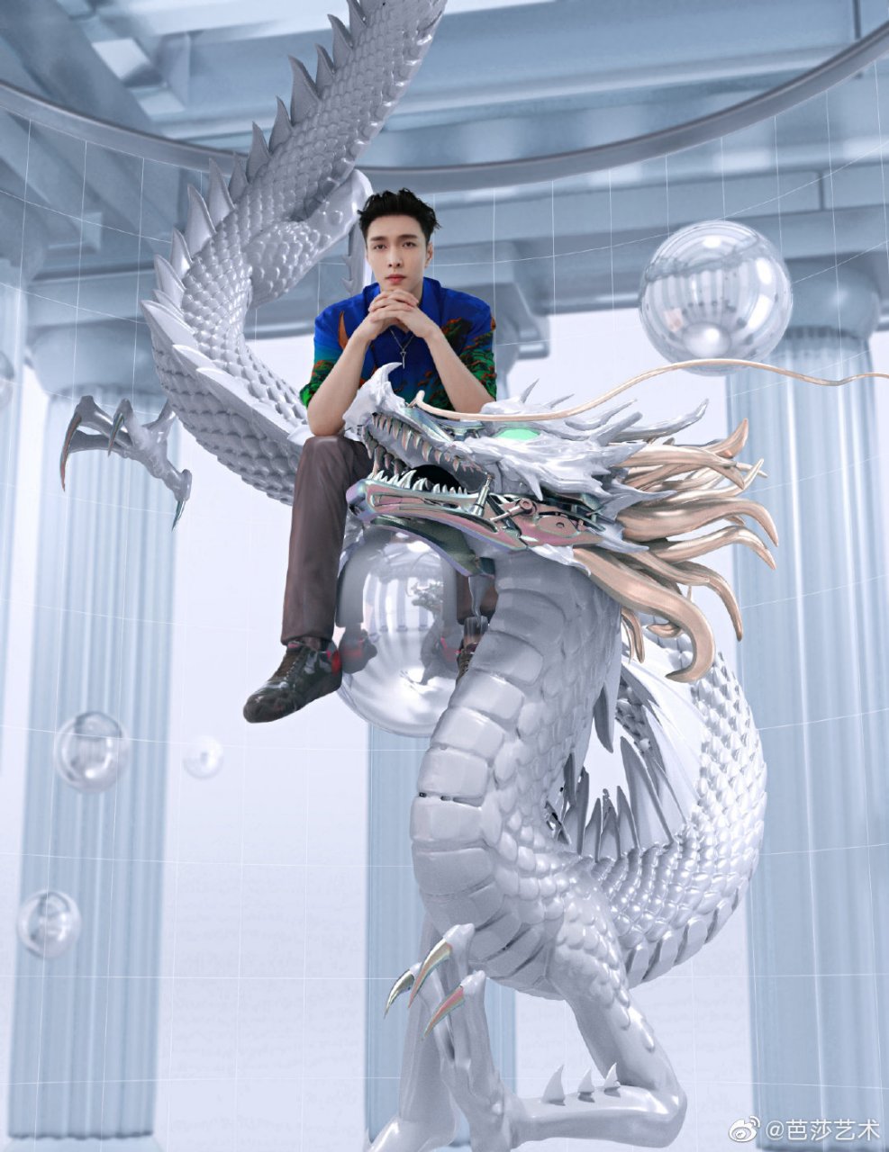 张艺兴时尚芭莎大片释出,他是歌手,是演员,是音乐制作人,艺兴一直在不