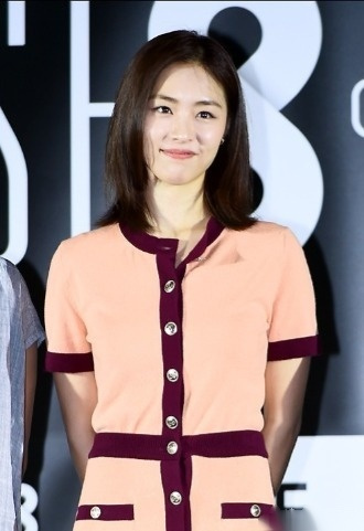 韩国女星李沇熹与所属社sm娱乐的合约到期,加入新公司vast娱乐与玄彬