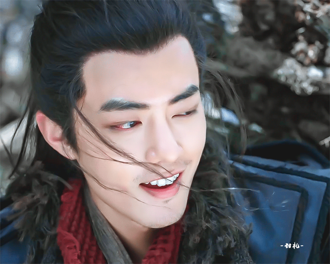 肖战古装造型就是翩翩佳公子啊,临风而立,绝世美男子!