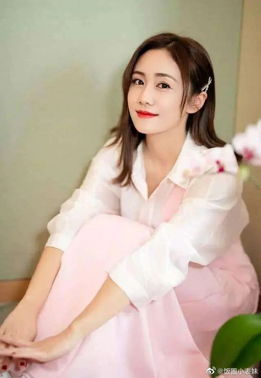 琉璃里面的袁冰妍和刘芸好像啊,又是一个一旦接受这个设定就走不出来