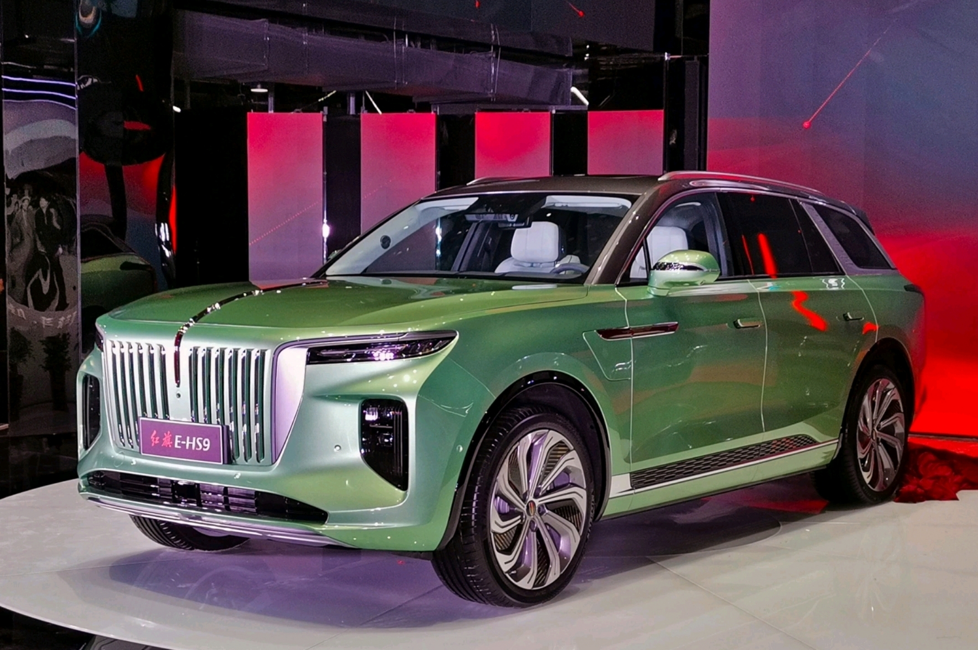 红旗e-hs9这车外观是真滴帅啊,可惜是纯电动车[捂脸]很难遇到我能看得