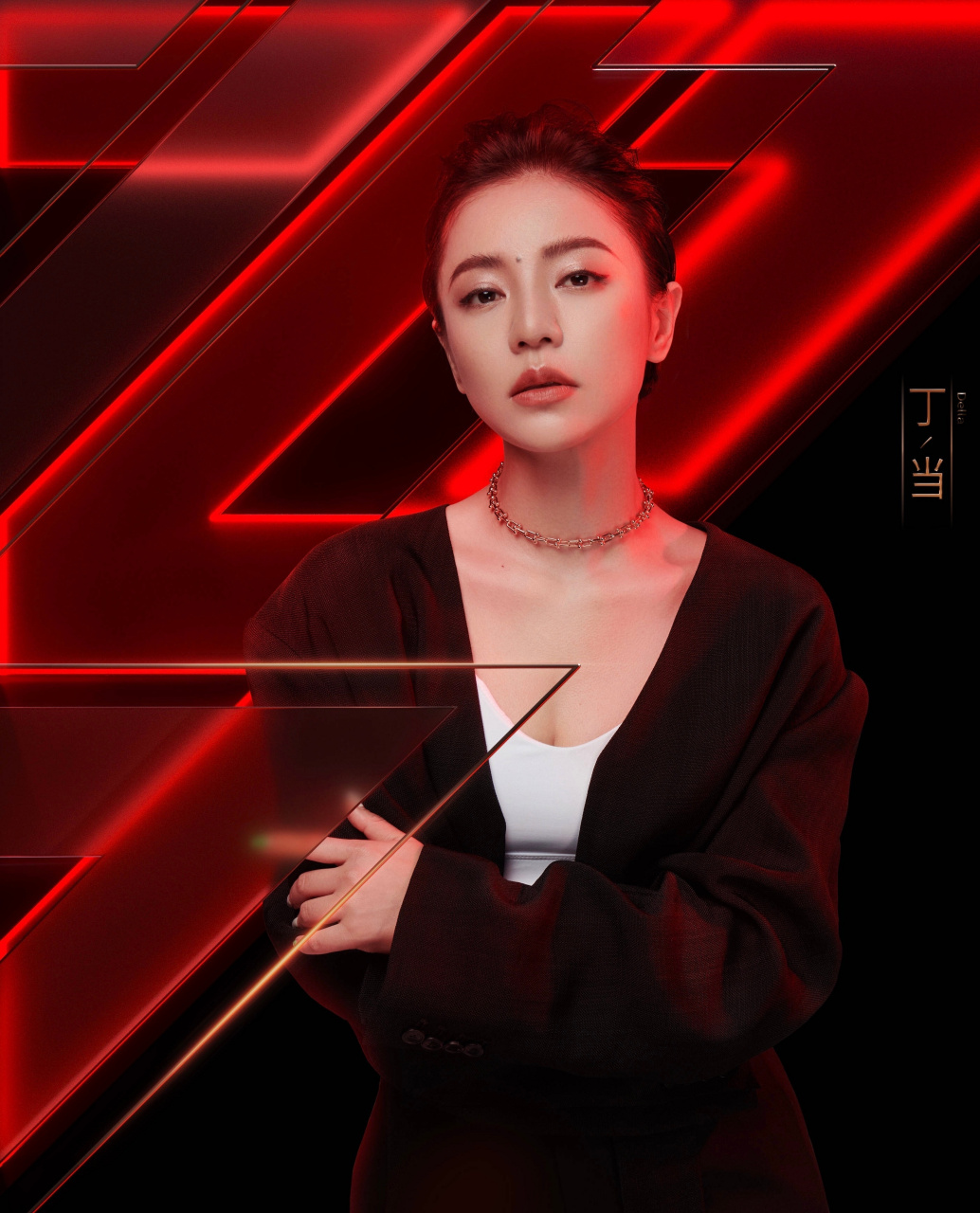 昨日#乘风破浪的姐姐#开播,在节目中杜华给della表演打低分并评价"她