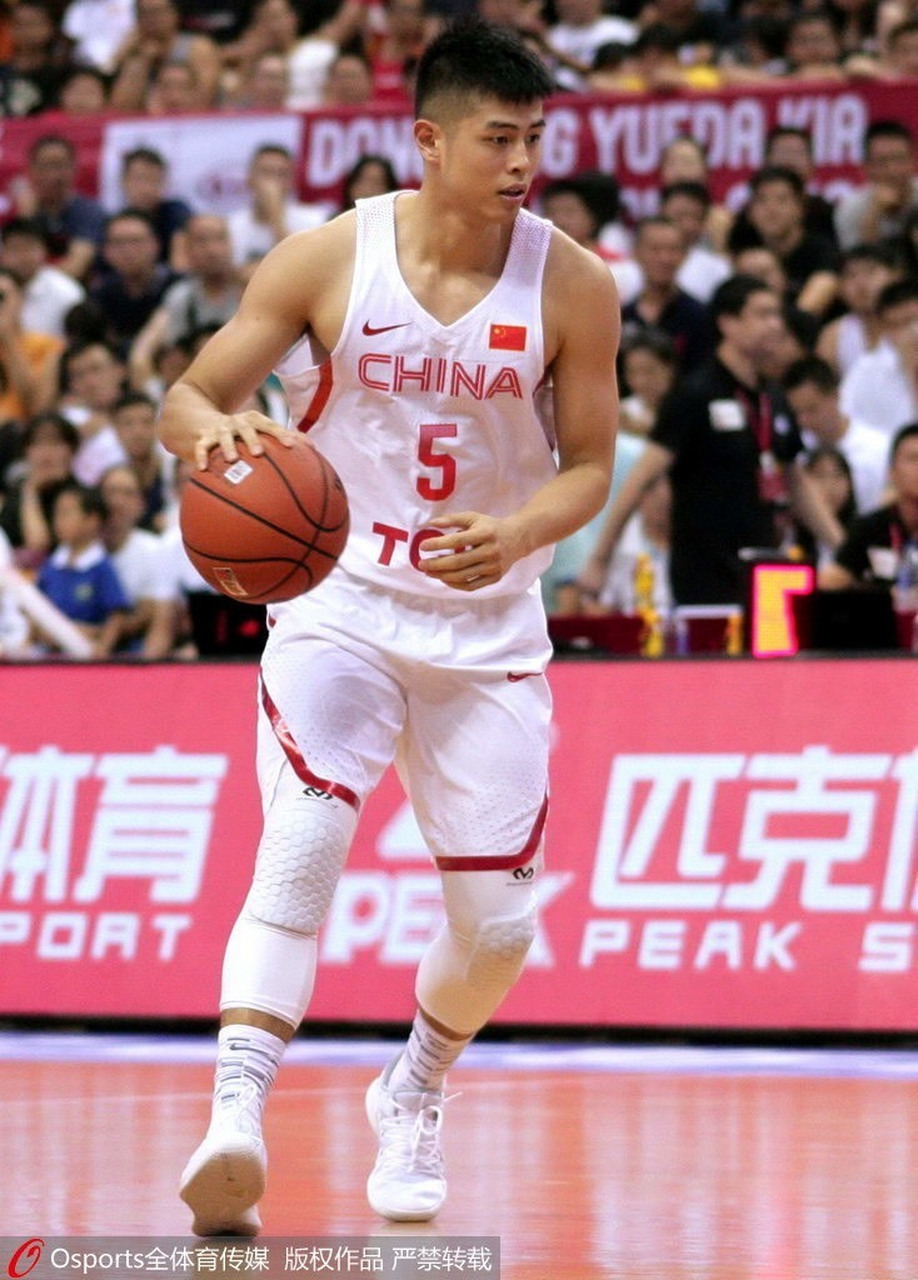 【关注网易体育,聆听亚运星声音】本期采访间迎来本届亚运会男篮队长