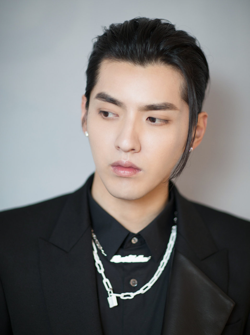 吴亦凡 清扬品牌代言人吴亦凡@吴亦凡 出席"不凡潮流社"线下欢