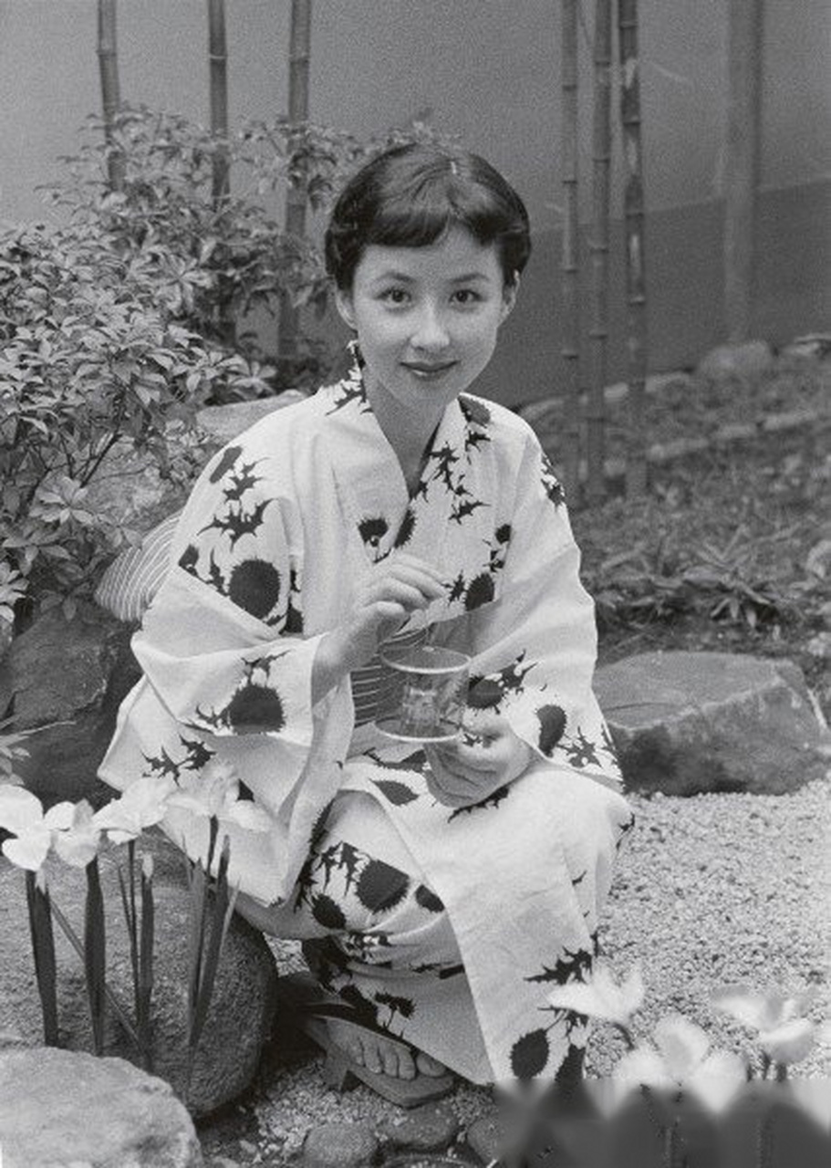 日本老牌女演员八千草薰去世,享年88岁