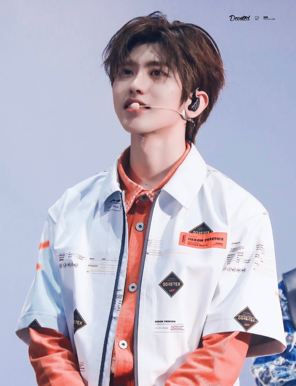 送来的生日礼盒!愿坤坤的22岁继续奔走在自己的热爱里,绽放出耀眼的万