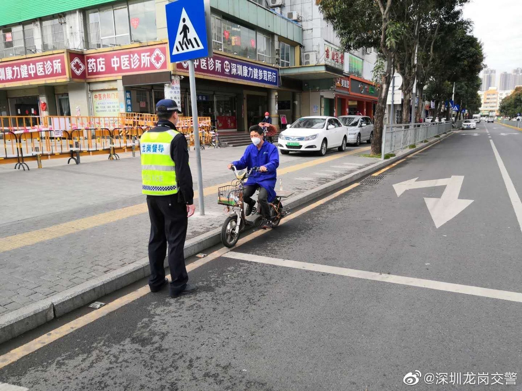 深圳龙岗交警图片