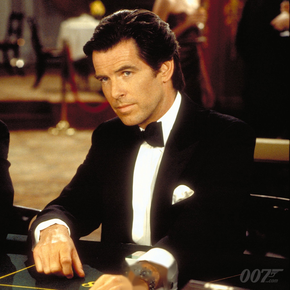 《007之黄金眼》在世界首映,这也是皮尔斯·布鲁斯南首次出演007系列