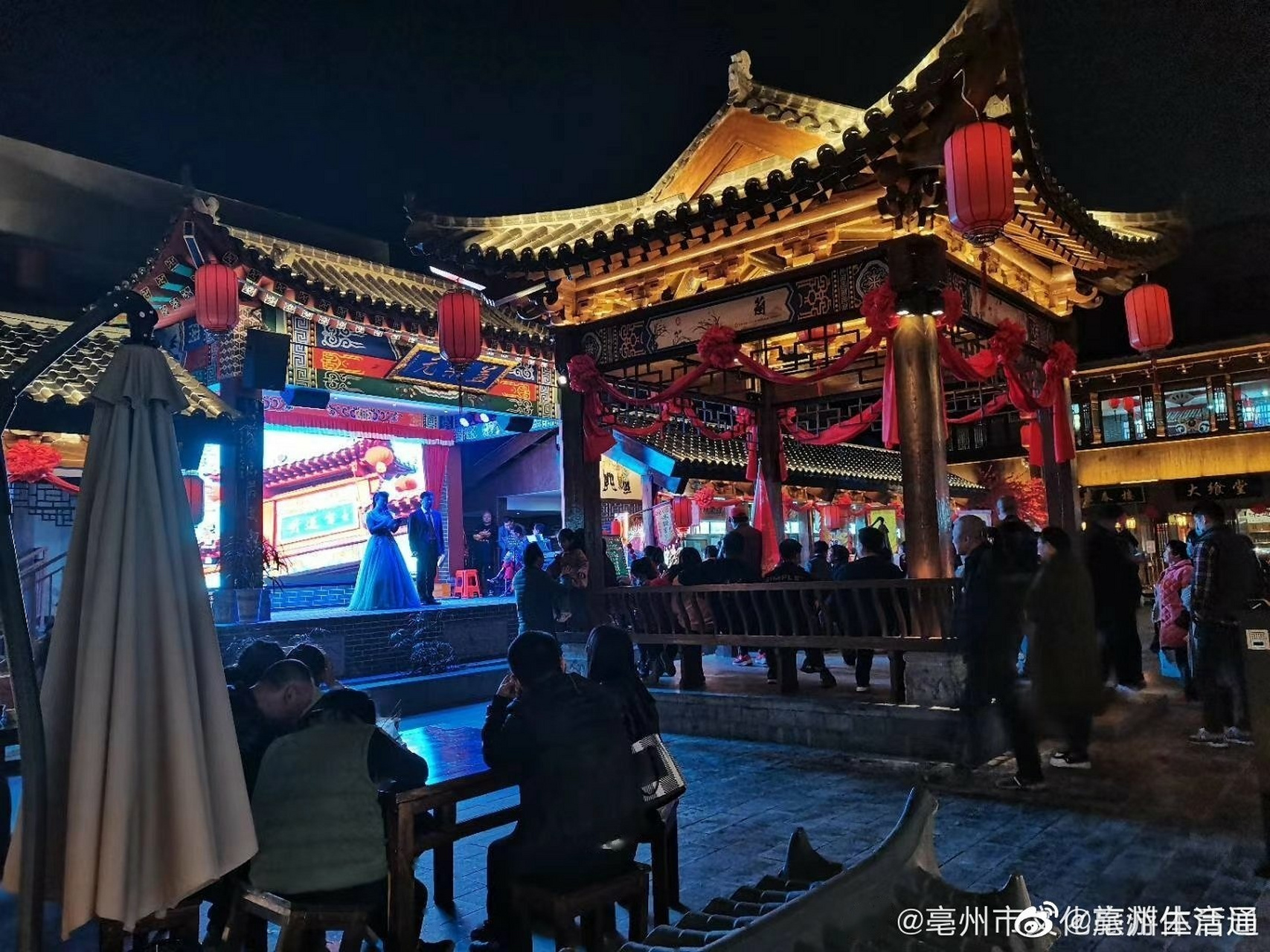 亳州市博物馆官微 市文化馆首场馆办团体流动演出走进亳州老街明道 