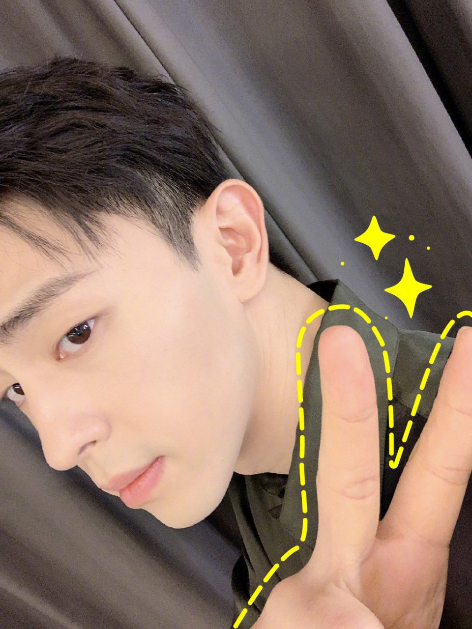 沈梦辰爸爸因为一句"邓伦风"勇登热搜jio着我们无处不在的【邓伦比耶