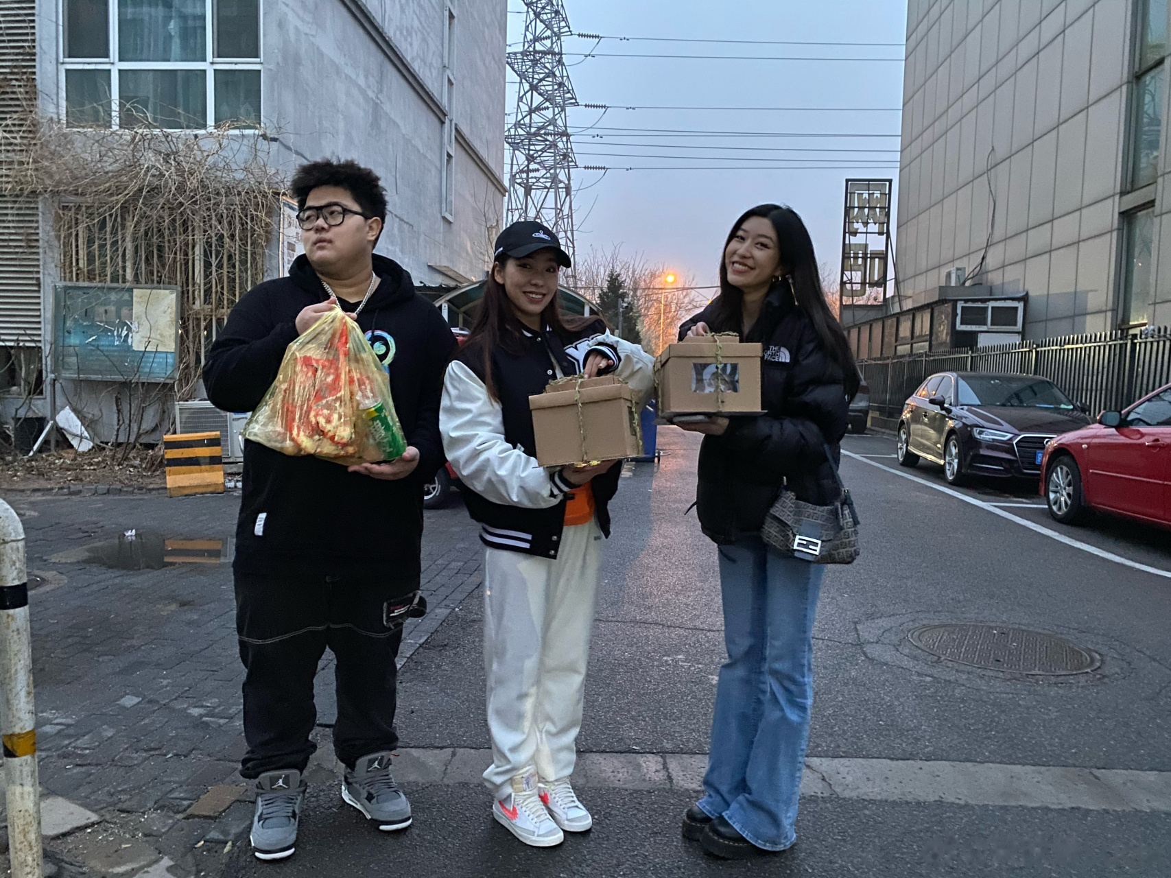 音乐人阿达娃@懒惰landuo 美女们做蛋糕