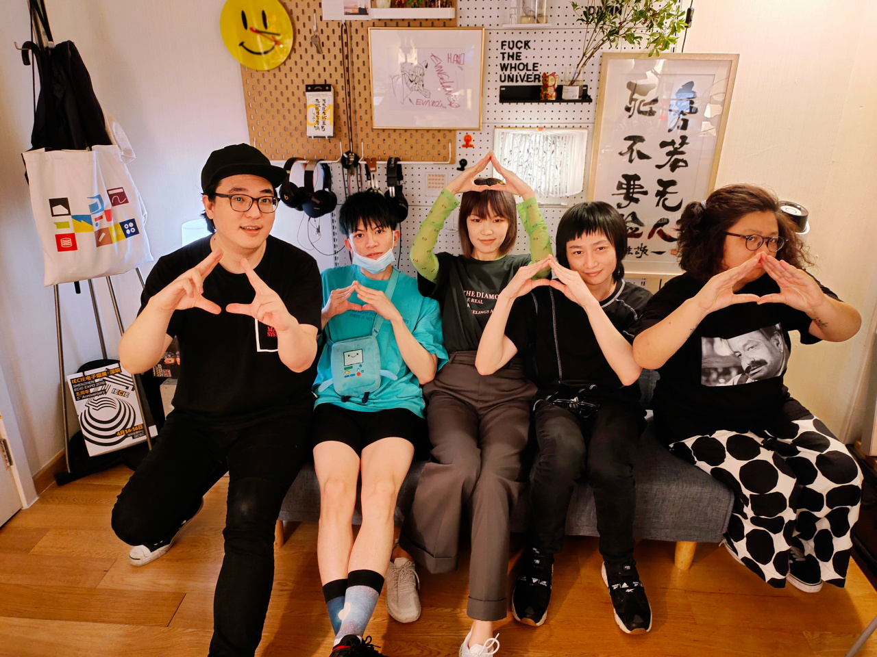 在大内密谈 聊的很欢～ 好想偷走相征 的eva 2号机 郭小寒 是感性代言