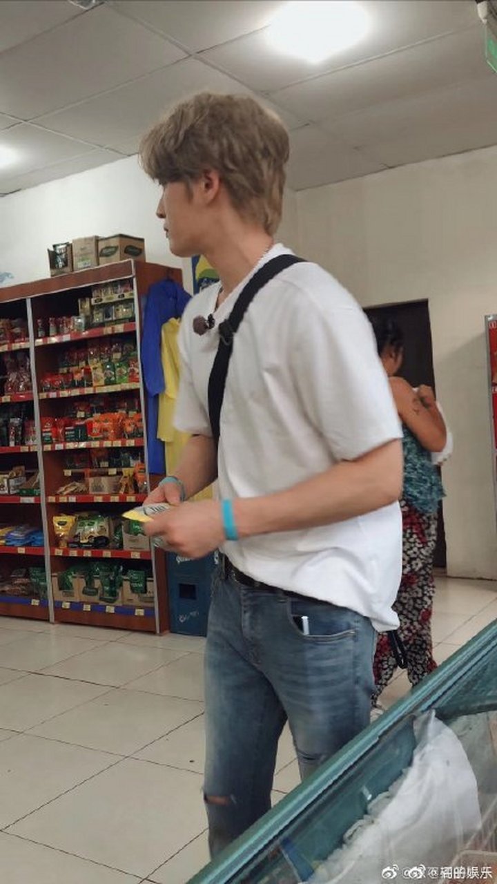 金在中生图状态,还有这女朋友视角,真的是幕了幕了.