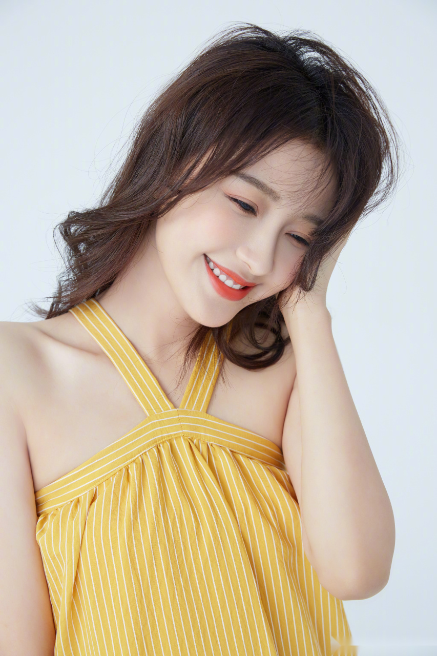 孙怡是可爱却不屈于命运的张果果,是善良温婉的姜生