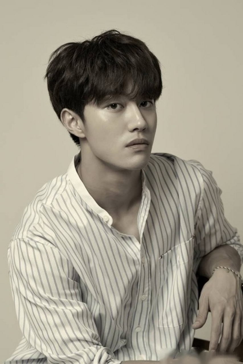 郭东延与fnc entertainment的十年合约将于今年6月到期,今早新闻报道