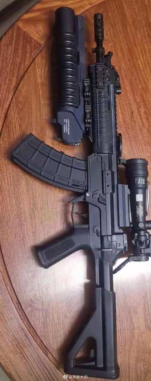 未来大街|兵器馆:加挂榴弹发射器的qbz191