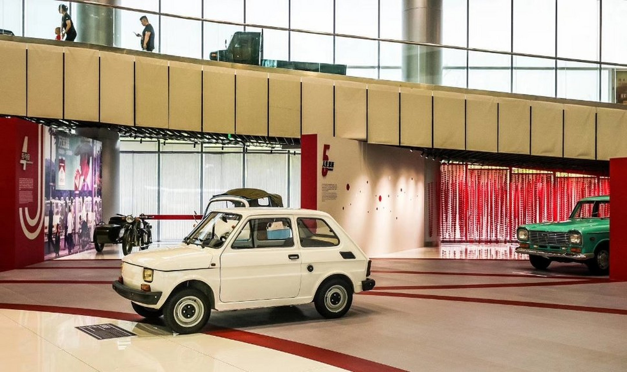 菲亚特126p(菲亚特126p剧照)