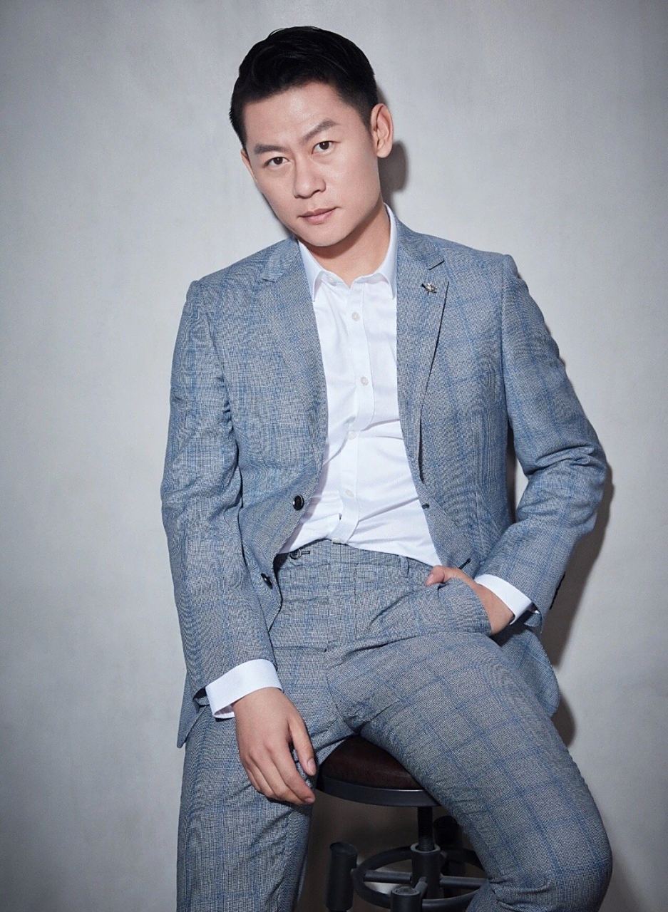 凭借在热播剧《永不磨灭的番号》中对孙成海一角的精彩演绎,演员李健