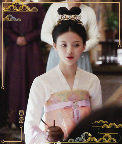 杨超越首部古装剧《长安诺》饰演"大家闺秀"董若萱,超越妹妹古装造型