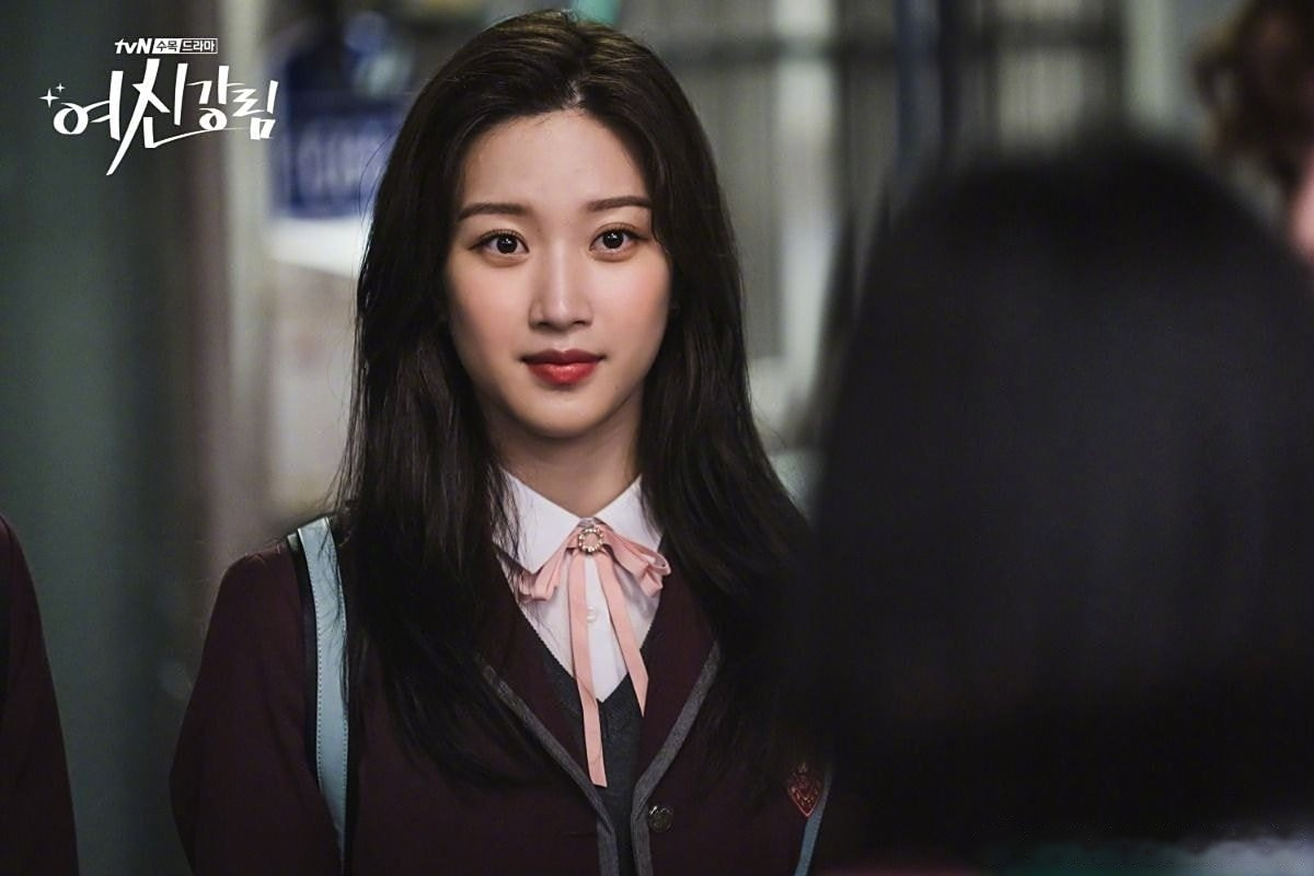 tvn新水木剧《女神降临》公开文佳煐车银优 新剧照 该剧改编自同名