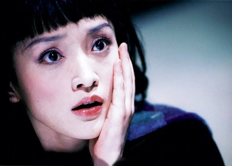 如果爱拍摄花絮:金城武用烟给周迅点烟花,有点好嗑啊像文艺片情节