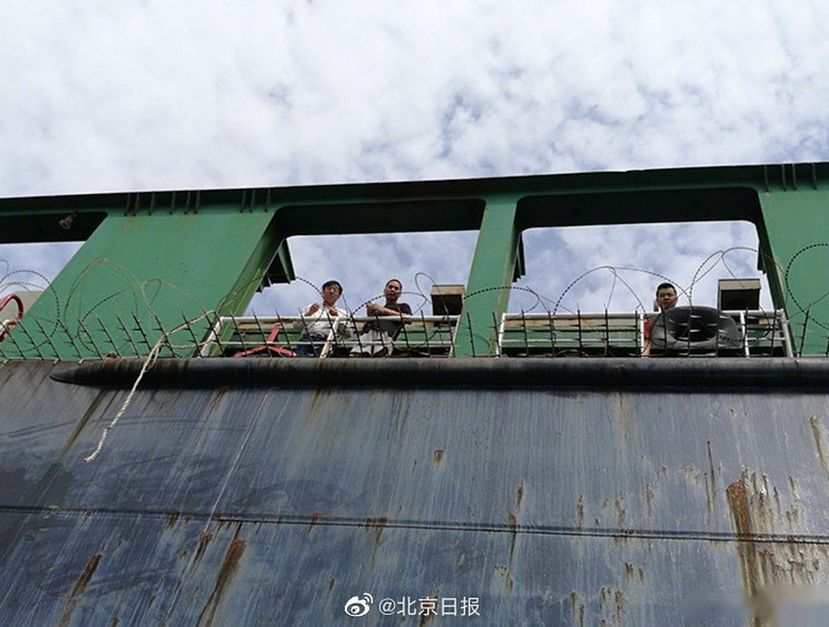 【中国货轮遇海盗尼日利亚海军营救】3月5日,载有23名中国船员的中国