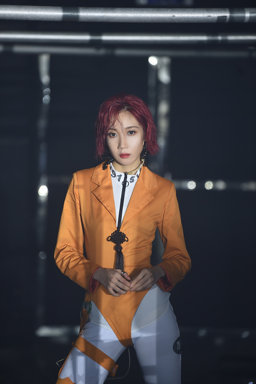 乃万线上演唱会我的首唱个人演唱会圆满结束啦,内心的忐忑和紧张都告