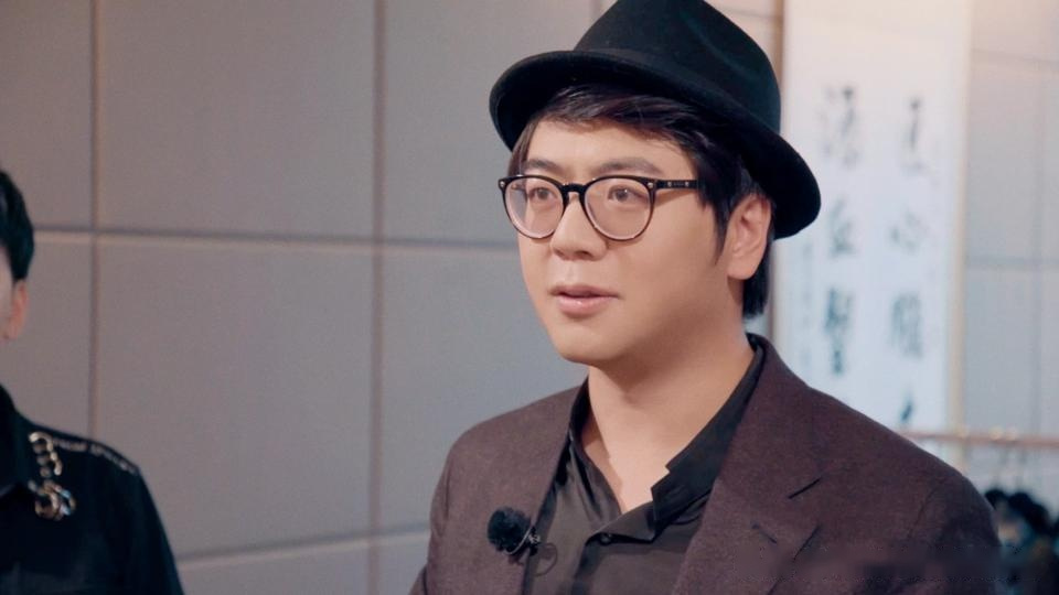 周杰伦 本周六周杰伦周游记的嘉宾大家猜猜是谁!