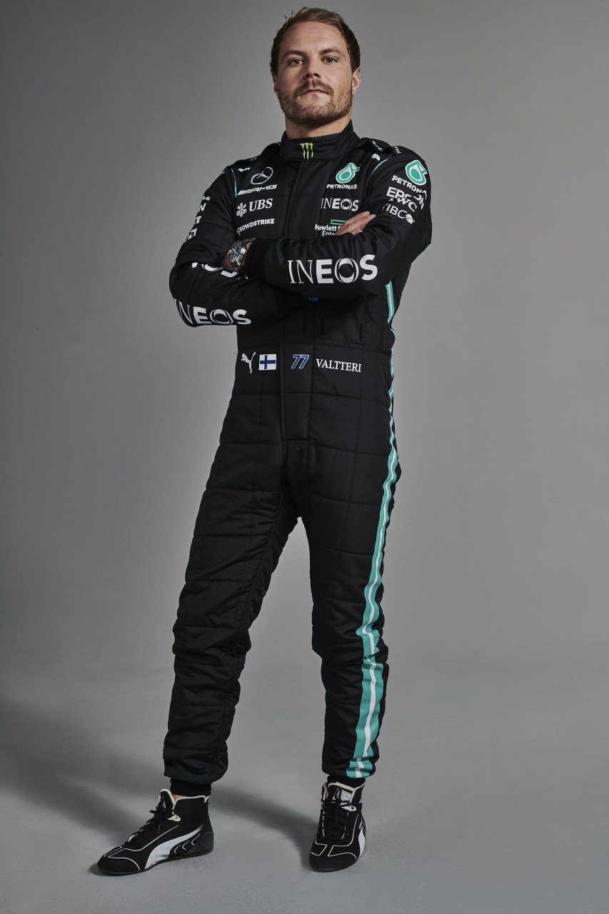 【f1】汉密尔顿和博塔斯的官方定妆照!  #f1##赛车