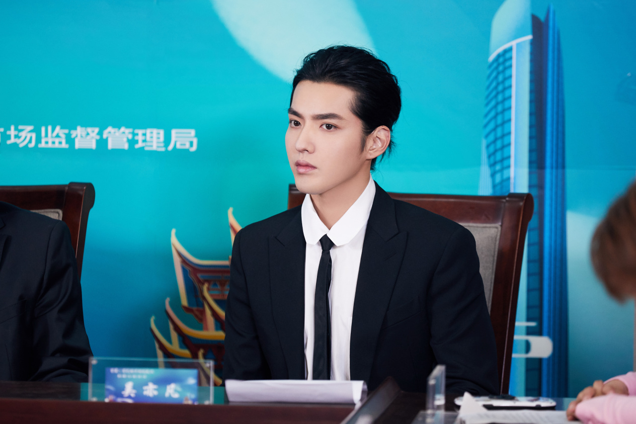 吴亦凡@吴亦凡 出席"百星·百亿助力武汉"直播公益活动,感谢湖北武汉