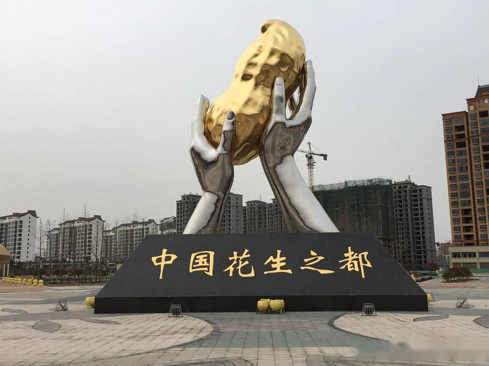 河南正阳被誉为中国花生之都,小忆实拍正阳花生公园场景,快来看看美不