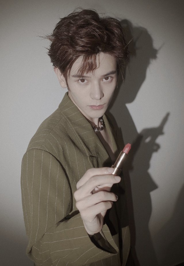 姚弛孩子们的健康成长为了主动说出自己童年的遭遇,呼吁大家重视起来