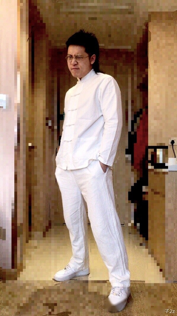 人送诨号 方 世 玉