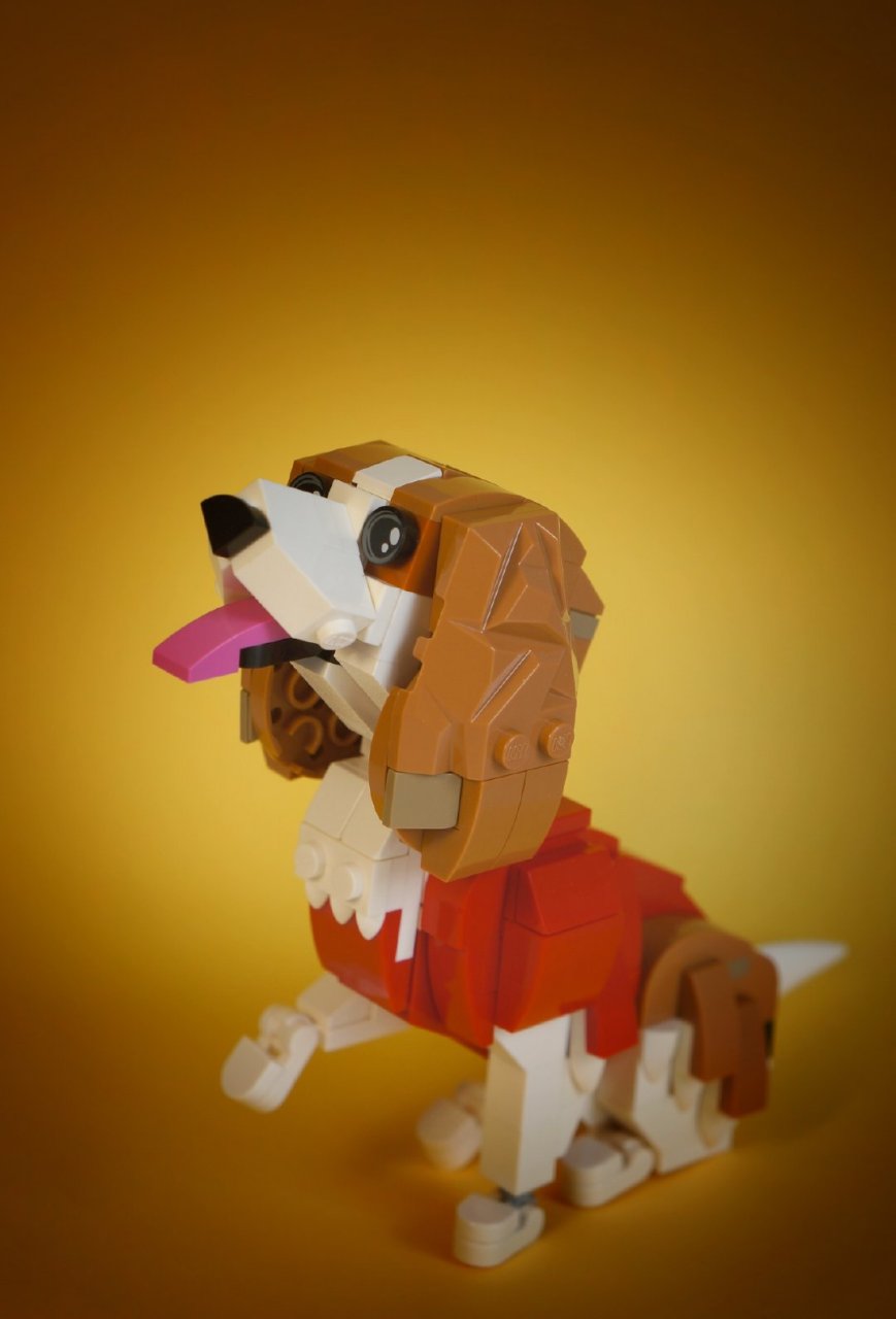 来自设计师marco gan分享的这个乐高moc小狗,设计的真的挺有趣的.