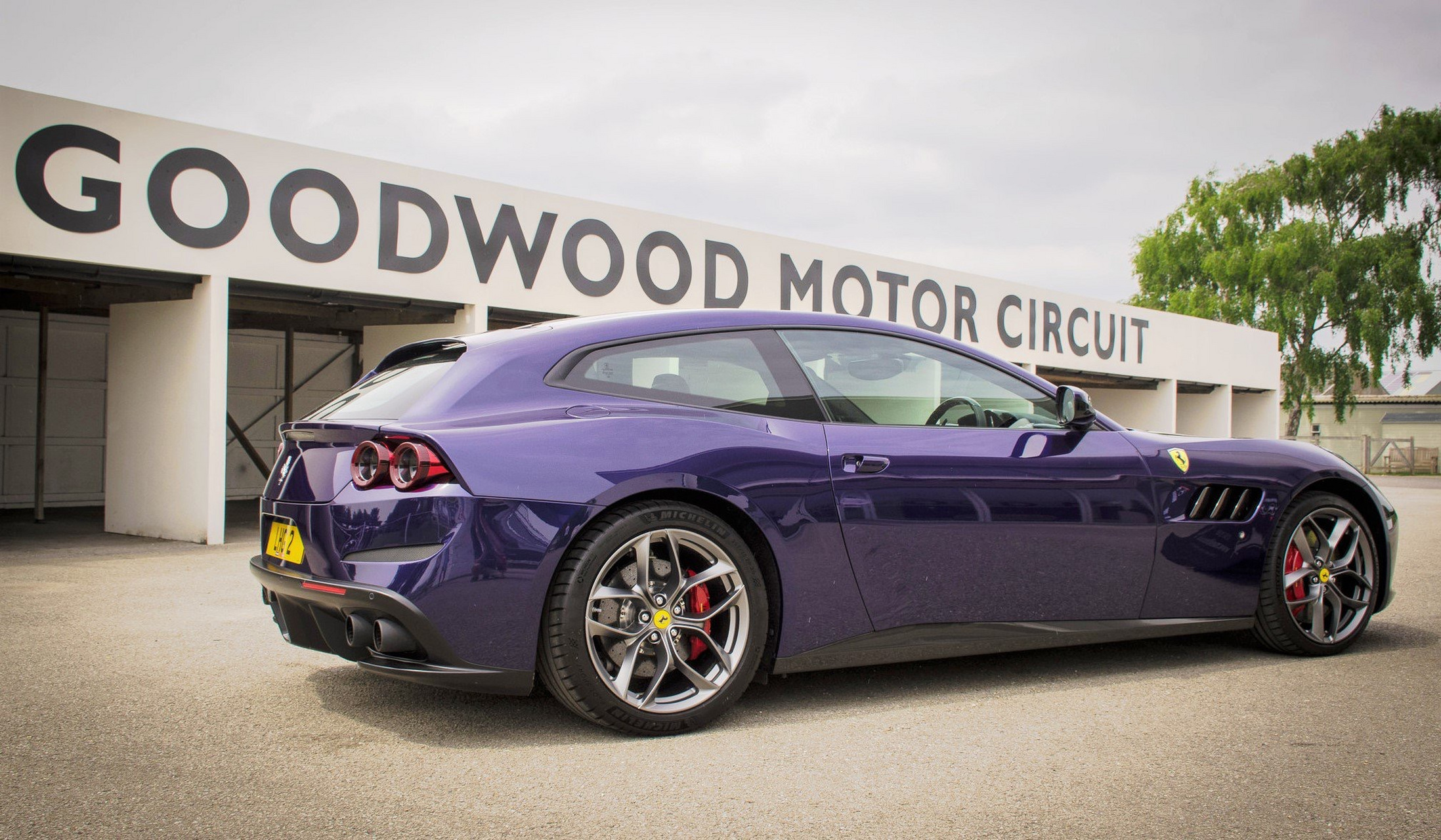 法拉利gtc4 lusso