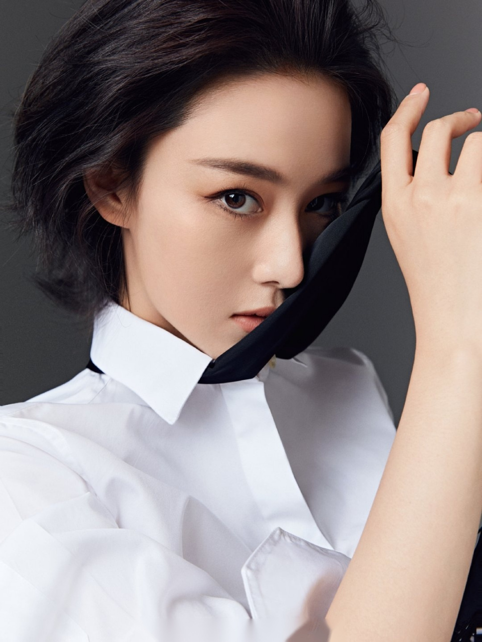 张馨予背头造型好喜欢