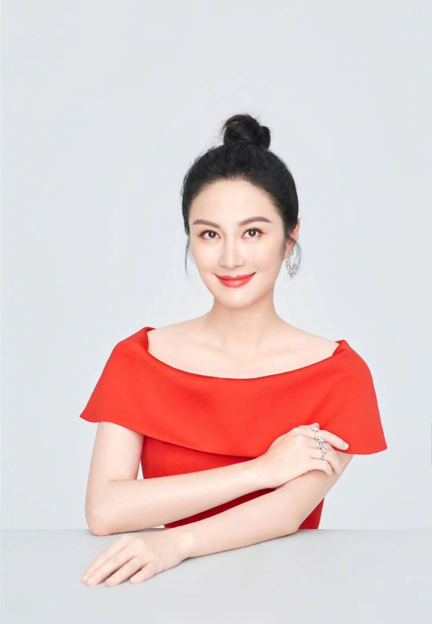 每逢佳节都会收到诗翔和明道寄来的护肤品,这个春节