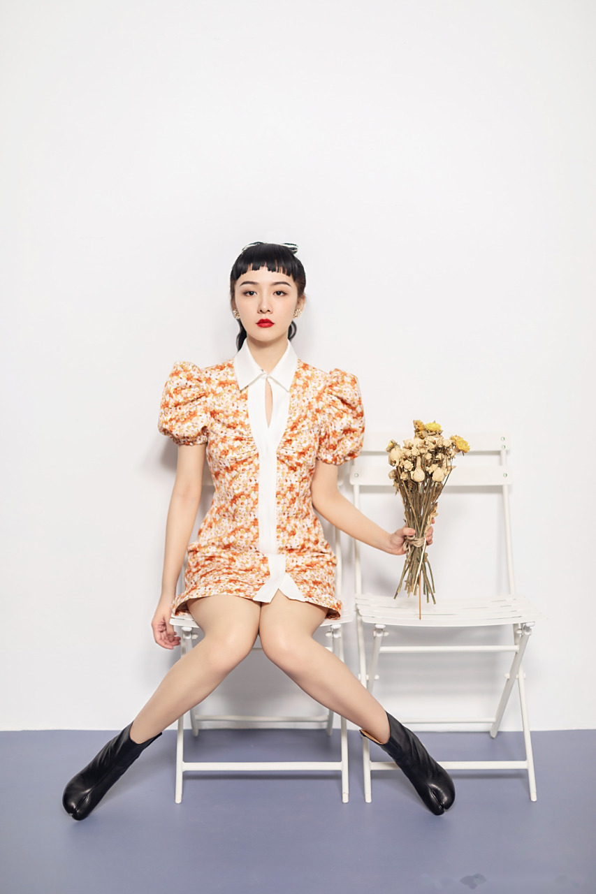 演员:姜瑞佳 摄影师:完美绽放李松涛 灯光师:张聪 琳琳 造型师:子龙