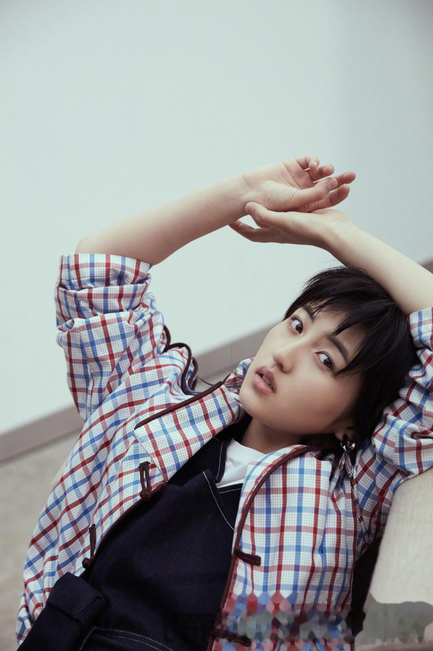 新生代演员张子枫 曾被媒体称赞拥有核武器级别的演技,可塑性极高!