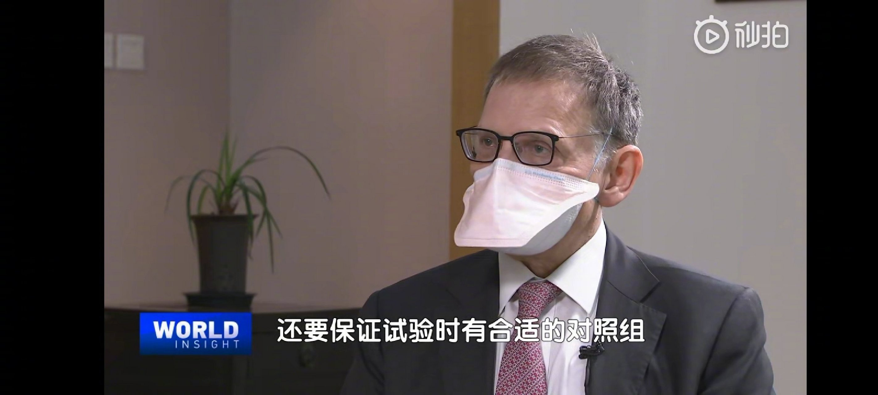 求科普,"病毒猎手"利普金教授(ian lipkin)戴的肯定不是n95,也不是