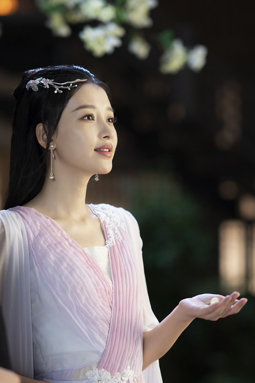 今夕何夕 今晚八点,来看冬月大人@孙怡 大展身手[得意]剧照福利提前奉