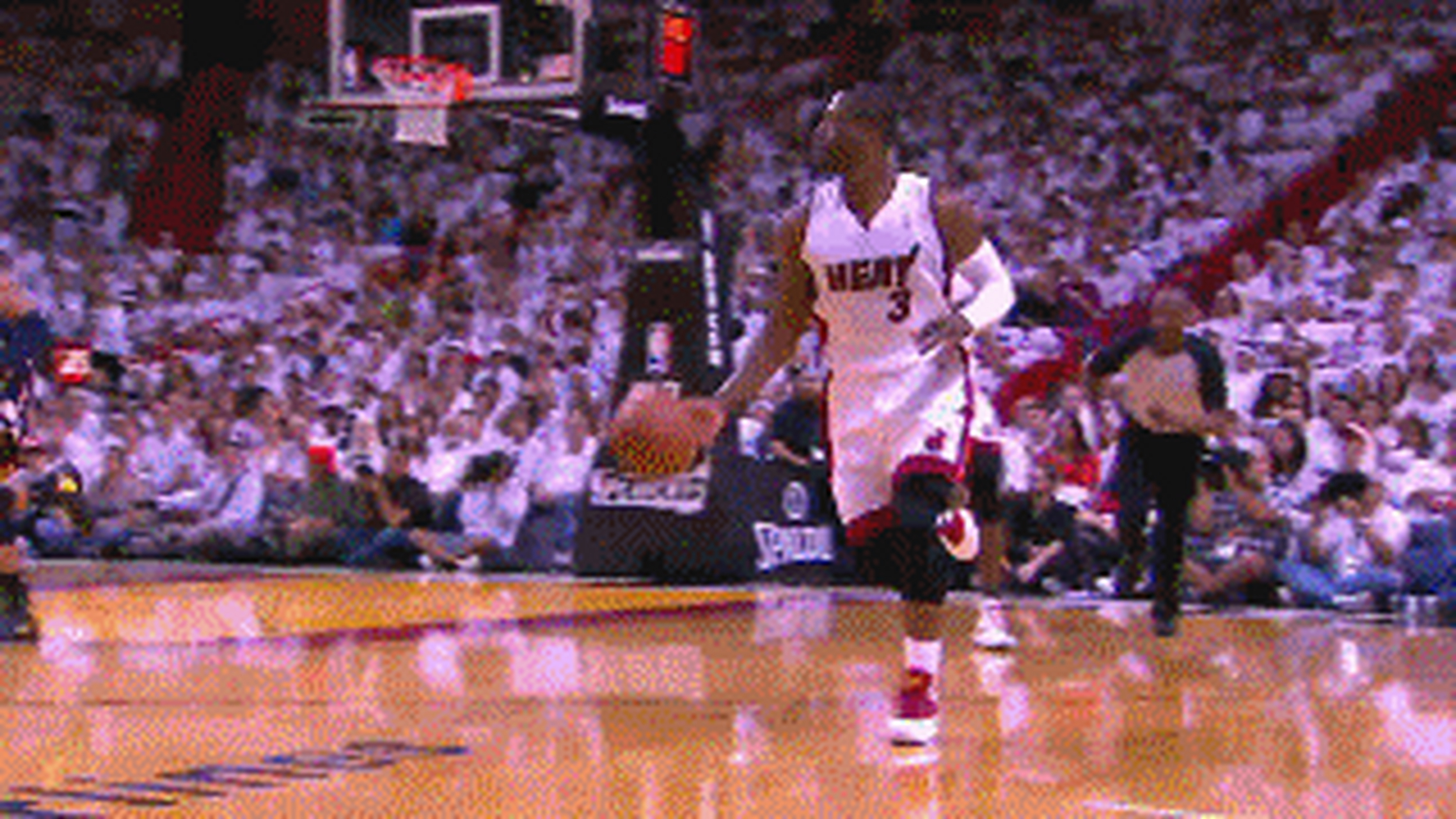 再来欣赏一下传奇的"詹韦连线",爷青回来没[三哈] #詹姆斯# #詹姆斯