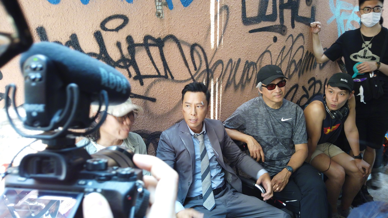 我和陈木胜于1995至1997年,首次合作电视剧《洪熙官》和《精武门》.