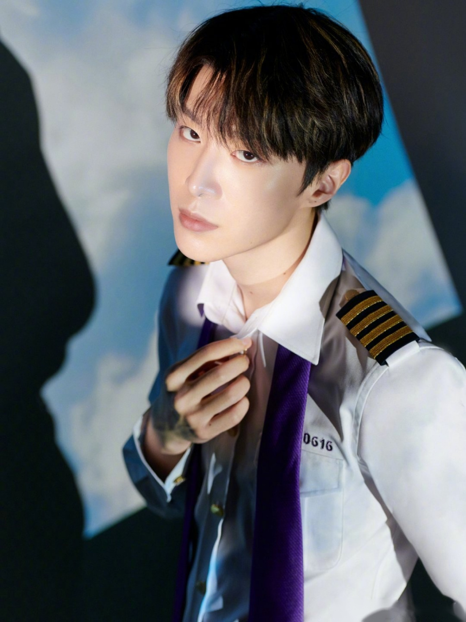 范丞丞范丞丞制服 @范丞丞adam0616 潮流boy穿上制服变身帅气机长