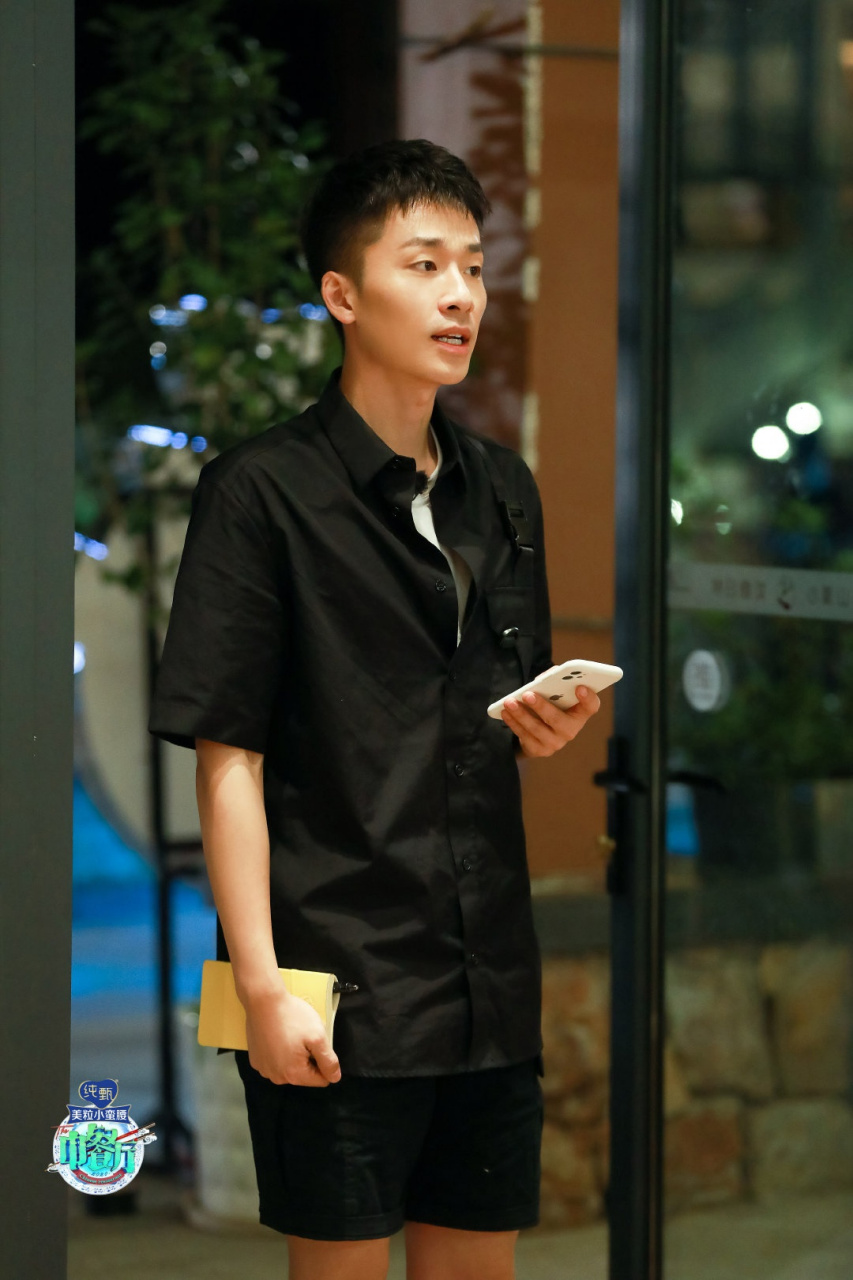 中餐厅# 剧照:鲜厨小哥冯伟回来了,离别是为了更好的相遇.