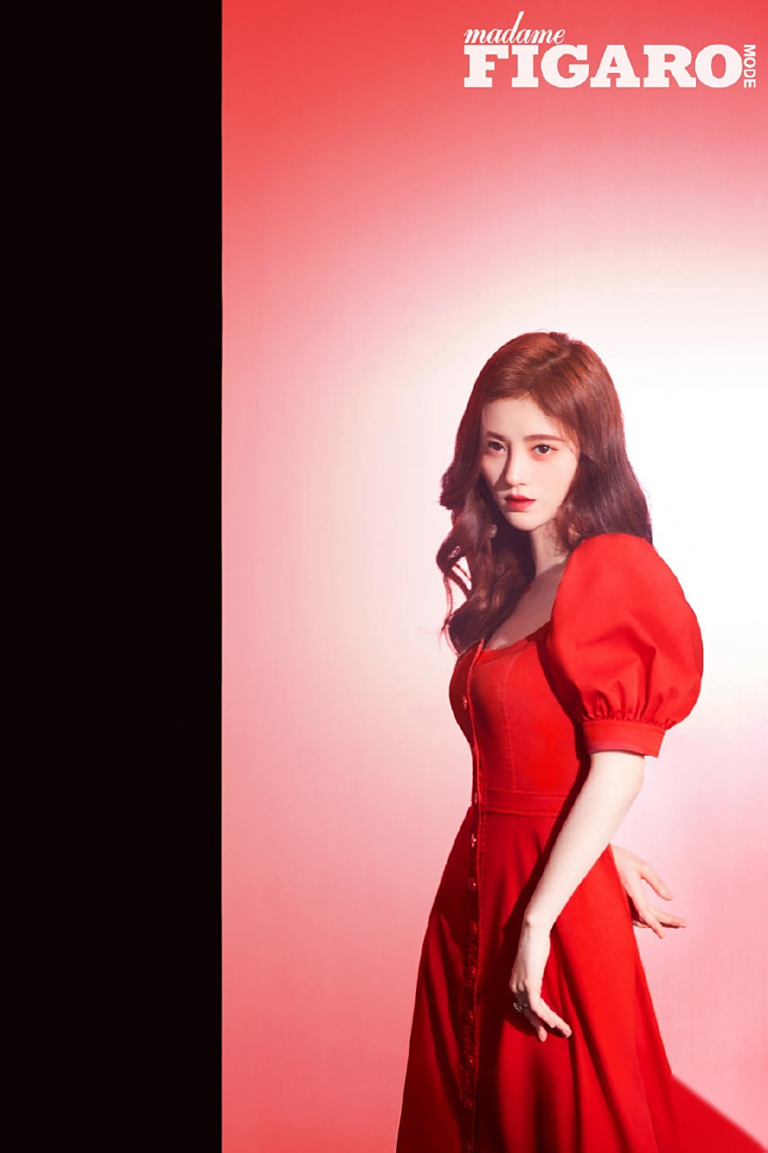 鞠婧祎杂志封面大片,被吐槽都是一个角度,和她自拍没区别[三哈]