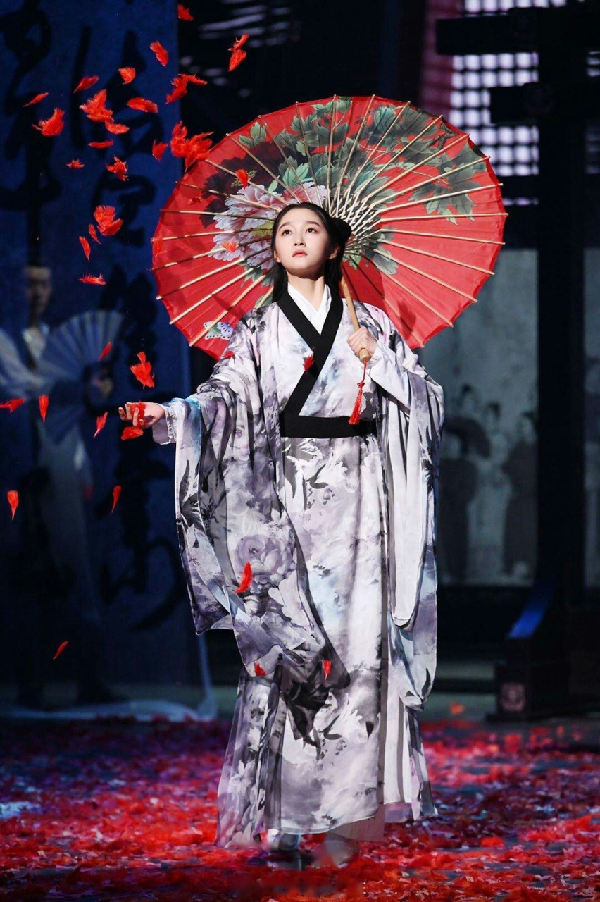 王牌对王牌#@关晓彤@关晓彤 再现《影》当中长公主青萍经典造型.