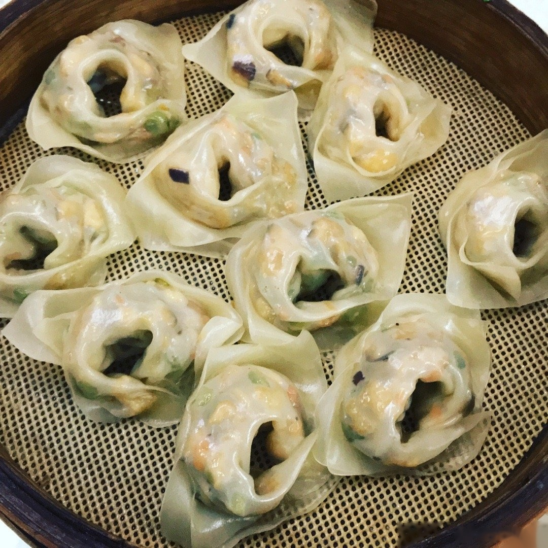 喜欢这里的烟火气,今天吃了咸馏,宁海汤包,麦饺筒,还吃了海鲜面所以得